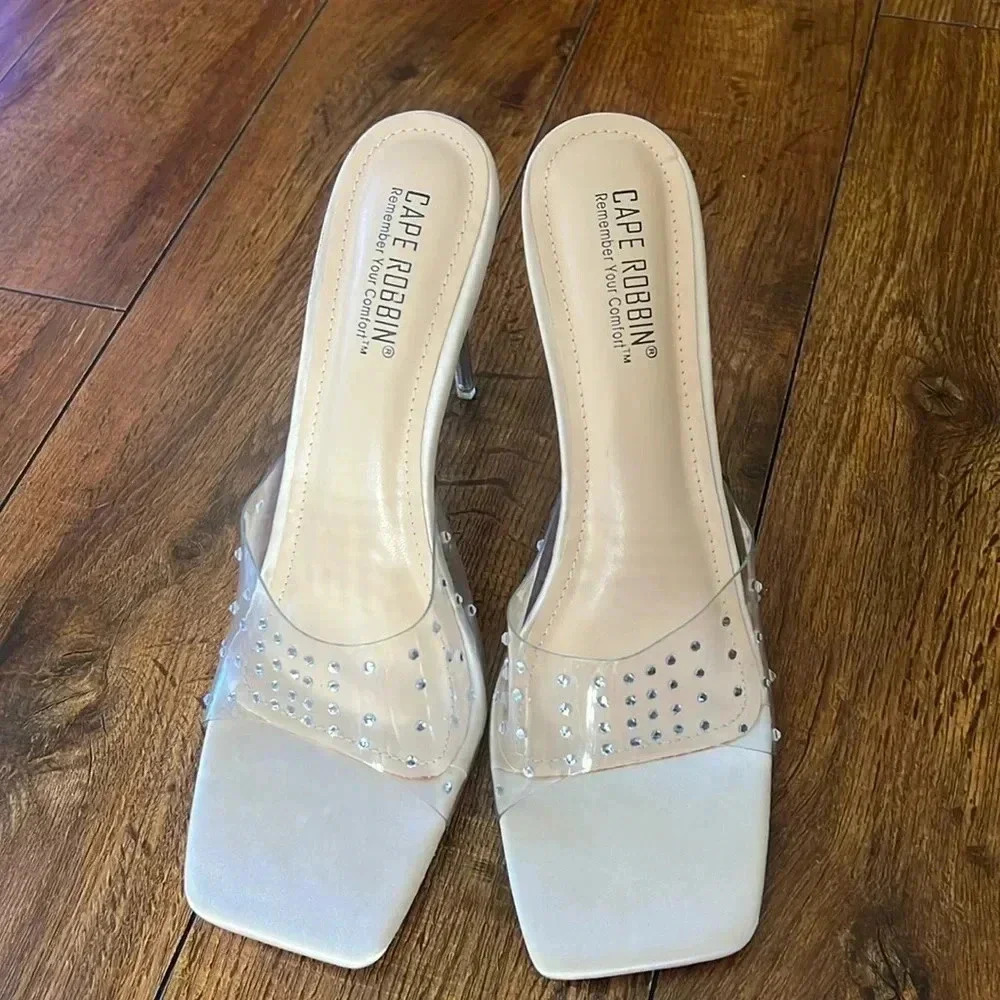 New Cape Robbin Heel